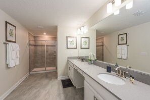 House, 5 Bedrooms | Bathroom - Champions Gate 1593 (Davenport)