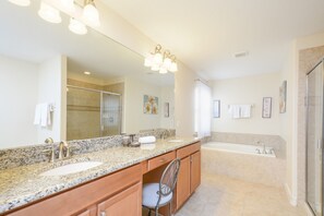 House, 6 Bedrooms | Bathroom