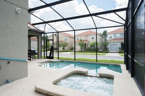 Talo, 5 makuuhuonetta | Sisäuima-allas | Ulkouima-allas