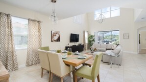 In-room dining - Paradise Palms 2948 (Kissimmee)