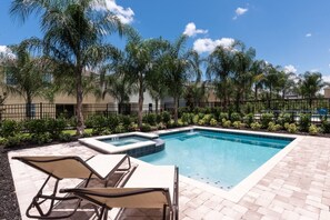 Outdoor pool - Encore Resort at Reunion 620 (Kissimmee)