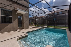 House, 5 Bedrooms | Indoor pool