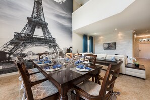 Maison, 5 chambres | Repas dans la chambre