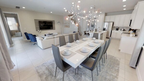 House, Multiple Beds | In-room dining