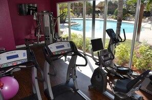 Maison mitoyenne, 3 chambres | Salle de sport