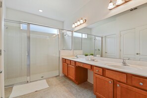 Bathroom - Solterra 1863 (Davenport)