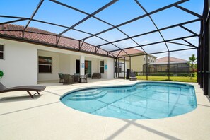 Indoor pool - Solterra 1863 (Davenport)