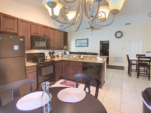 House, 5 Bedrooms | In-room dining - Town Center Reserve 252 (Davenport)