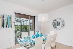 House, 6 Bedrooms | In-room dining