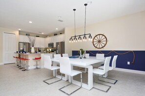 House, Multiple Beds | In-room dining