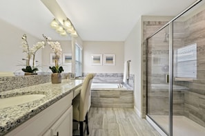 House, 6 Bedrooms | Bathroom