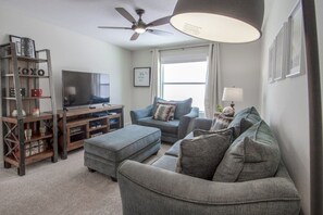 House, 6 Bedrooms | Living area - Storey Lake 1854 (Kissimmee)