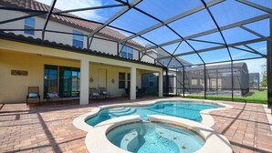 House, 6 Bedrooms | Pool