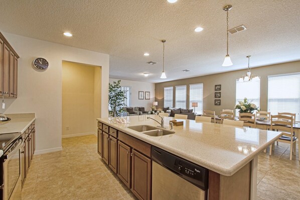 Talo, 6 makuuhuonetta | Yksityinen keittiö