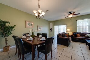 In-room dining - Regal Palms Resort 337 (Davenport)