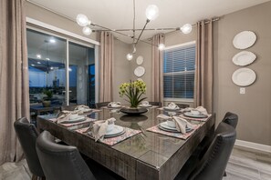 Huis, 6 slaapkamers | Dineren in de kamer