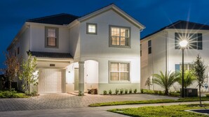 House, 6 Bedrooms | Front of property - Storey Lake 4821 A (Kissimmee)