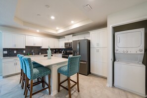Apartment, 3 Bedrooms | Private kitchen | Microwave, oven, stovetop, dishwasher