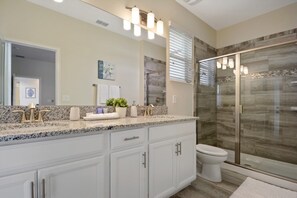 Talo, 5 makuuhuonetta | Kylpyhuone