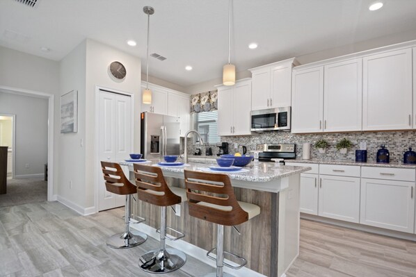 House, 5 Bedrooms | Private kitchen