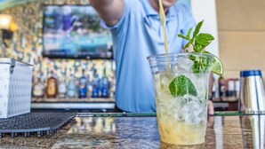 Condo, 2 Bedrooms | Food and drink