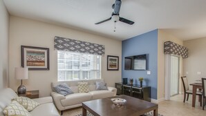 Maison en rangée, 4 chambres | Aire de séjour