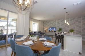 Townhome, 4 Bedrooms | In-room dining