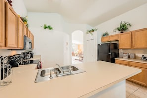 獨棟房屋, 4 間臥室 | 私人廚房 | 微波爐、烤箱、爐台、洗碗機