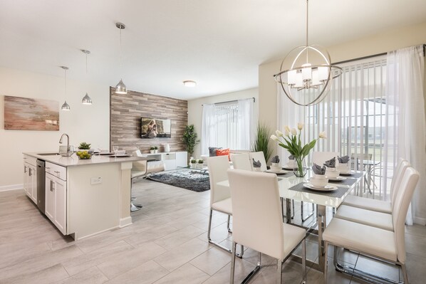 Townhome, 4 Bedrooms | In-room dining