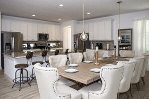 House, Multiple Beds | In-room dining