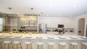 In-room dining - Sonoma Resort 2609 (Kissimmee)