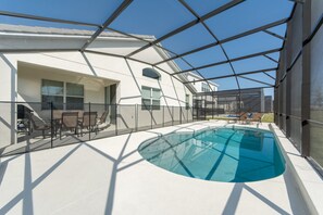 House, 4 Bedrooms | Indoor pool