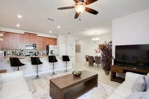 Townhome, 4 Bedrooms | Living area