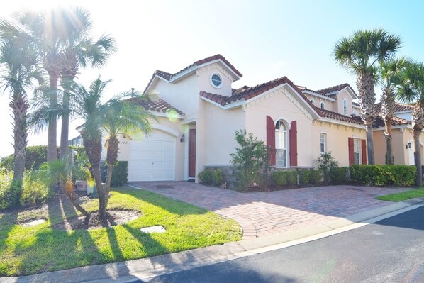 House, 3 Bedrooms | Front of property - Tuscan Hills 108 (Davenport)