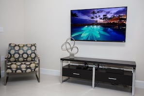 Stadtwohnung, 3 Schlafzimmer | Fernseher