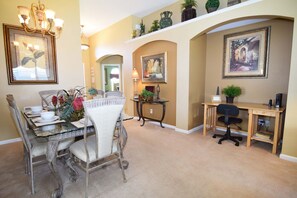 House, 4 Bedrooms | In-room dining