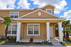 Townhome, 3 Bedrooms | Front of property