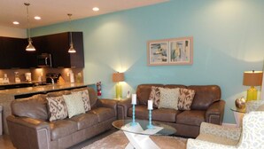 Townhome, 3 Bedrooms | Living area | Flat-screen TV, DVD player, table tennis - Serenity 17412 (Clermont)