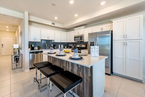 Apartment, 2 Bedrooms | Private kitchen