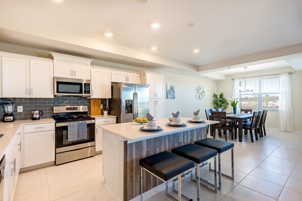 Apartment, 2 Bedrooms | Private kitchen