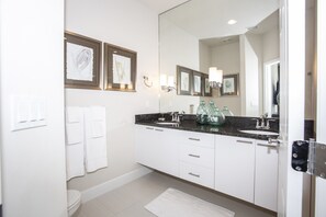 Bathroom - Serenity 1438 (Clermont)