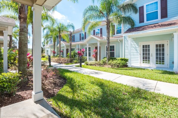 Townhome, 4 Bedrooms | Front of property