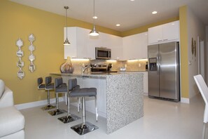 Townhome, 3 Bedrooms | Private kitchen