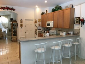 Ferienhaus, 4 Schlafzimmer | Eigene Küche | Kühlschrank, Mikrowelle, Ofen, Geschirrspüler