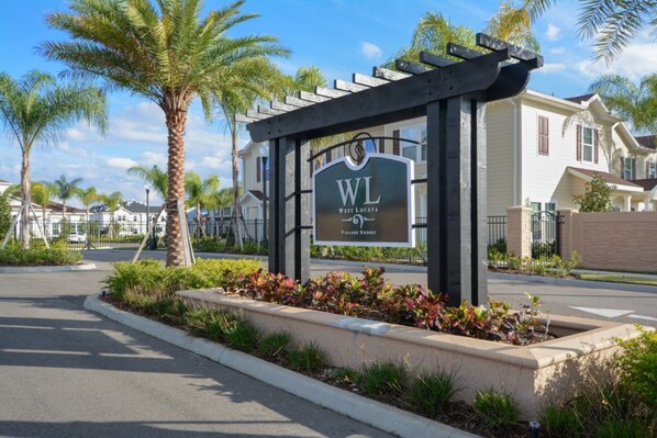 Townhome, 3 Bedrooms | Property grounds