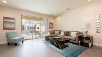 Townhome, 3 Bedrooms | Living area