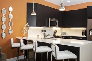 Townhome, 3 Bedrooms | Private kitchen