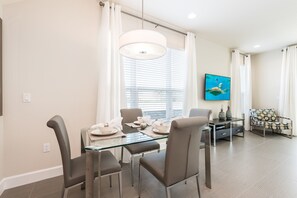 Townhome, 3 Bedrooms | In-room dining - Serenity 1647 (Clermont)