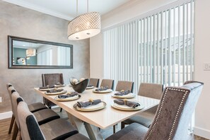 Maison, plusieurs lits | Restauration dans la chambre