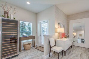 Townhome, 5 Bedrooms | Living area